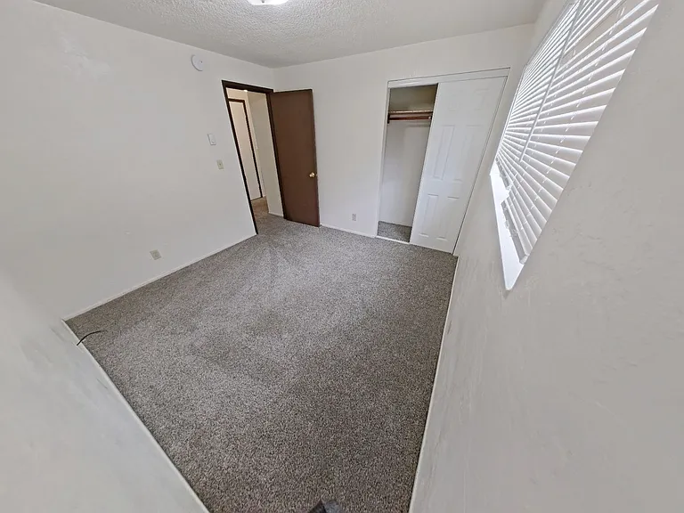 710 E 15th Aly — Photo 11