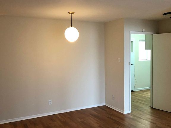 5th image of 87 Hillcrest Dr APT 2