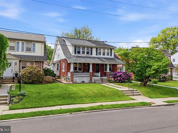 3rd image of 910 Derstine Ave
