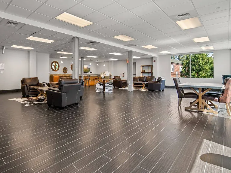 100-york-amenities-interiors-5r