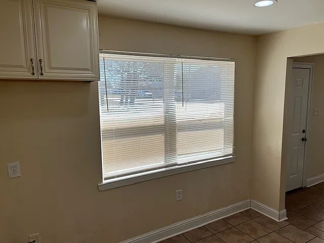 200 Holy Cross Pl — Photo 11