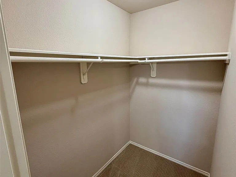 3715 Lindenfield Dr — Photo 26
