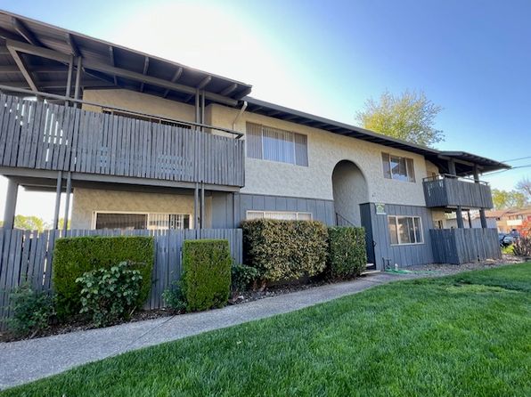 42 Cameo Dr #1