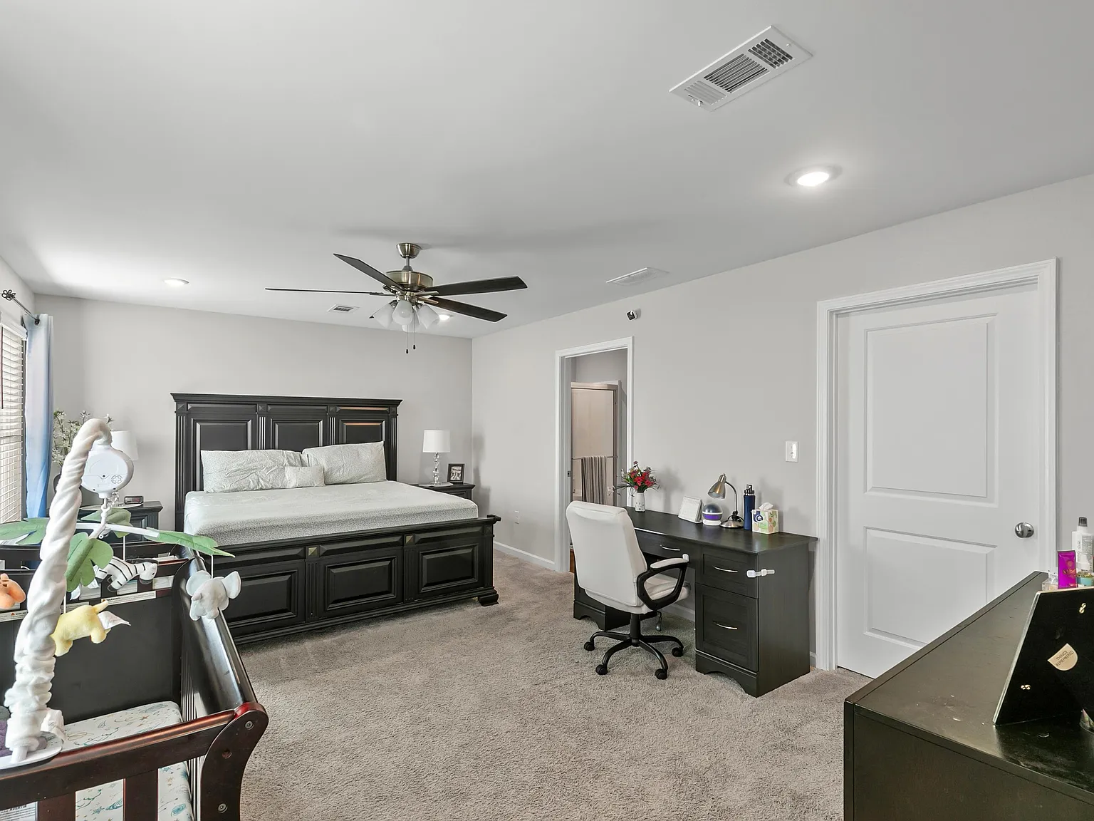 3 bed, 1799 sqft, $1,800 — Photo 4