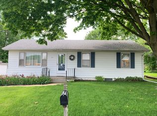 305 N Division St, Mahomet, IL 61853