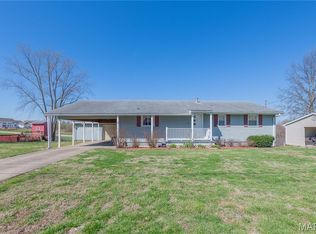 526 Strohbeck Ln, Bethalto, IL