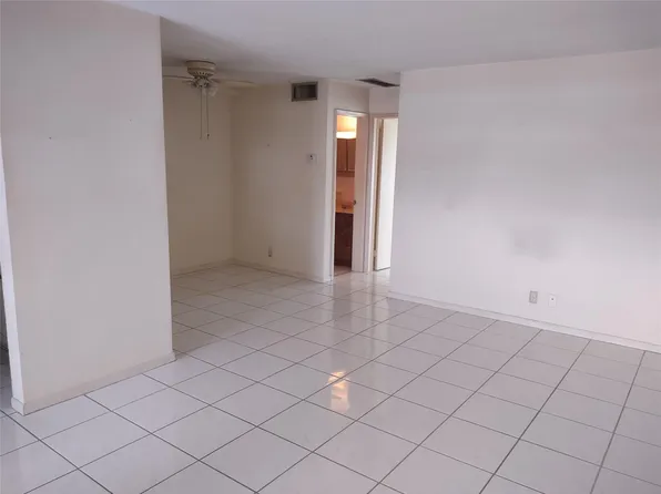 2050 NE 39th Street #307-E, Lighthouse Point, FL 33064