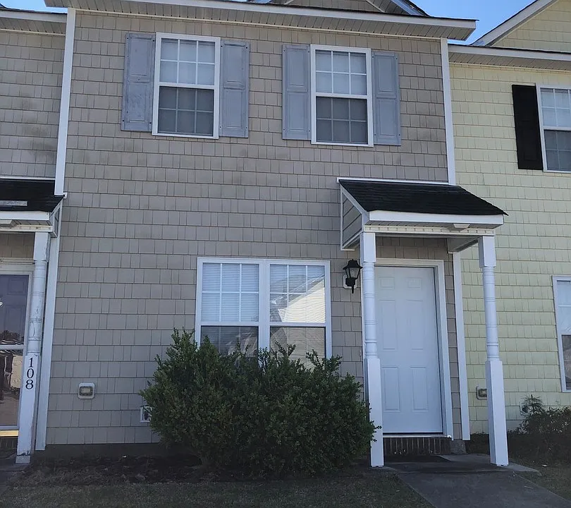 106 Streamwood Dr