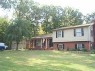 231 Wallace Dr, Murray, KY 42071