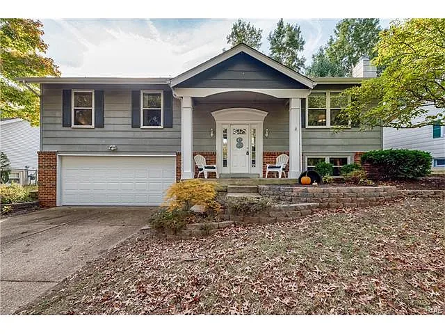 1112 Shadowoak Dr photo 1