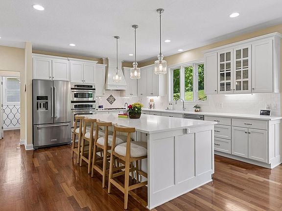 5th image of 13134 Danube Ln