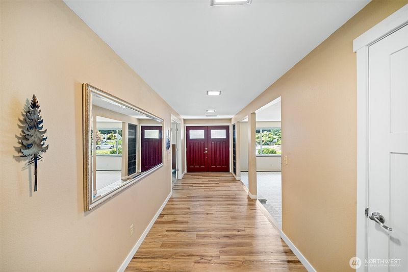 2nd image of 3246 Eastland Circle SE