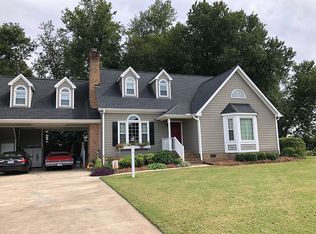 5004 Country Day Dr, Zebulon, NC 27597