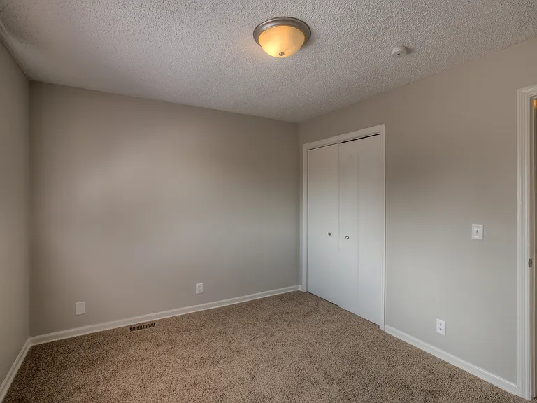 3307 S 133rd St — Photo 14