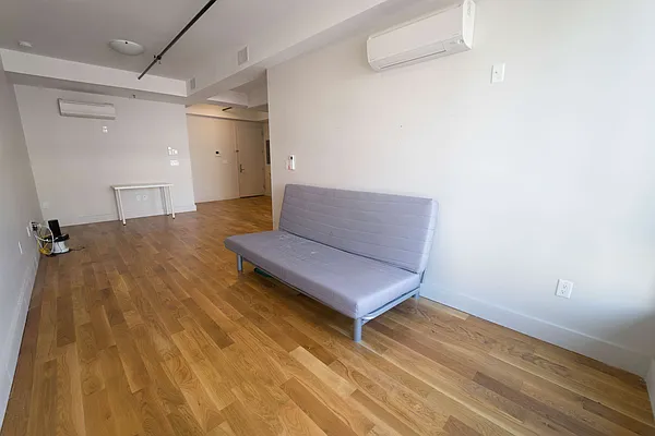Rented by Manhattan Management LLC | media 12