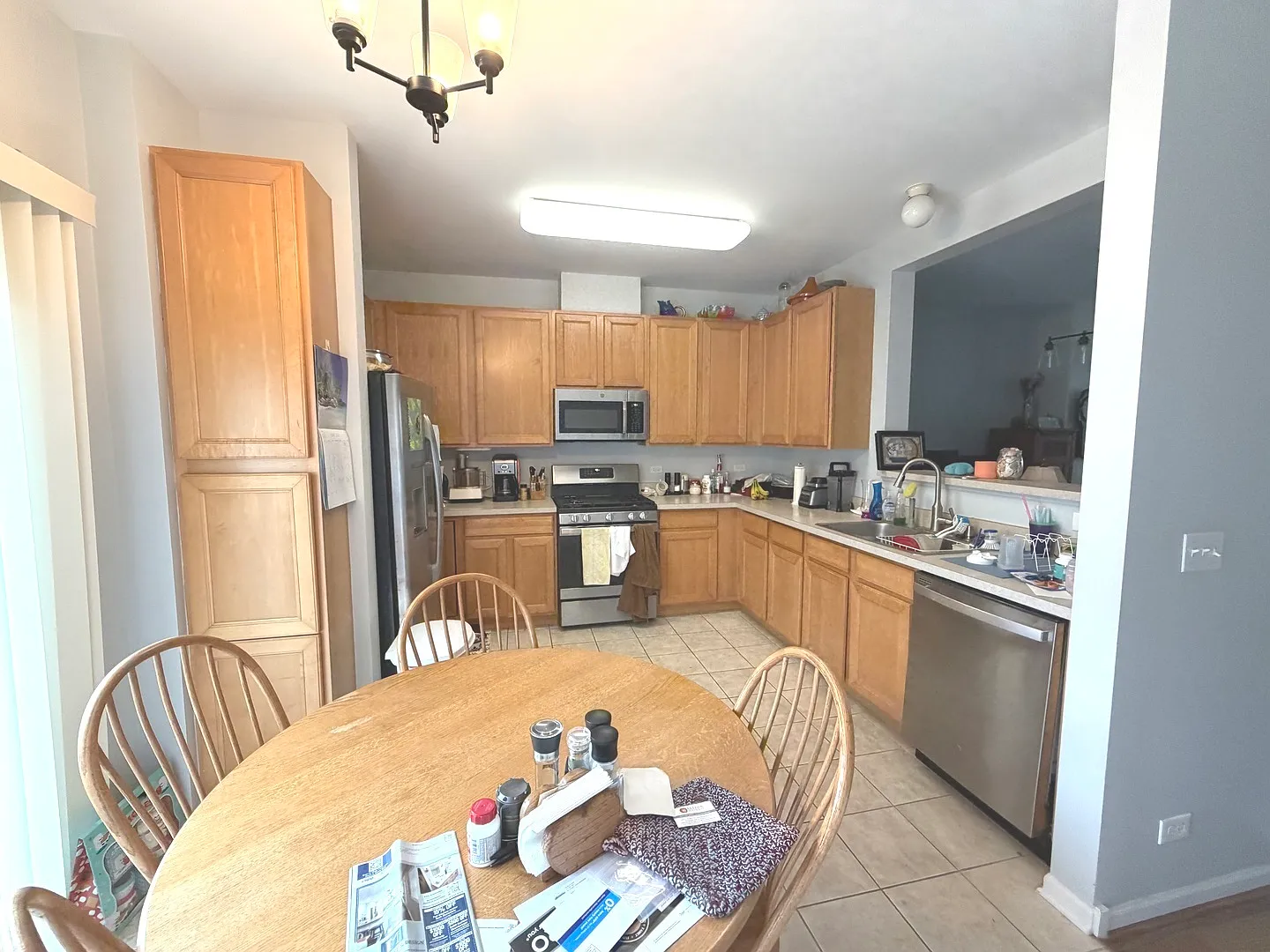 2 bed, 2.5 bath, 1679 sqft, $2,350 — Photo 3