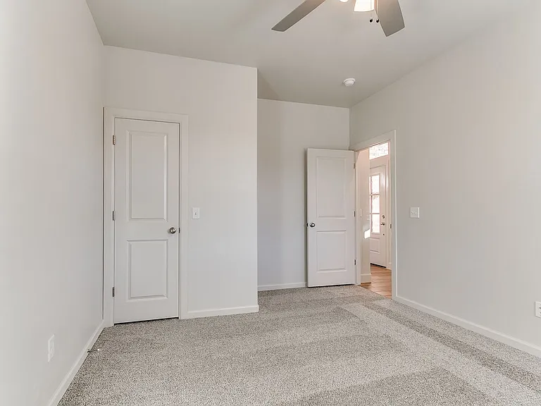 16025 Zamora Ln — Photo 5