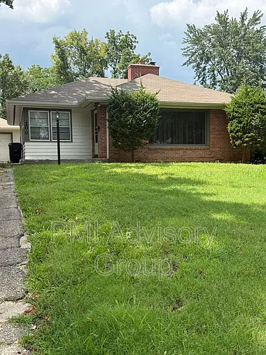 200 SW Country Club Dr Photo 1 200 SW Country Club Dr Photo 1
