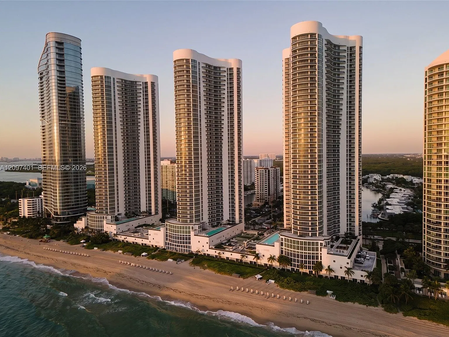 Tdr Tower Ii Condo — Photo 1