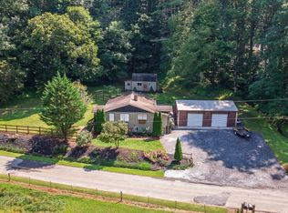 1050 Nickajack Rd, Franklin, NC 28734