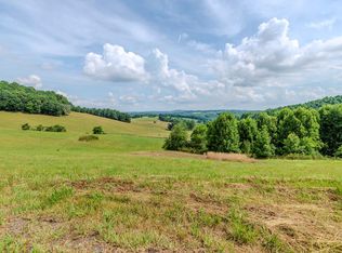 105 Shamrock Ln, Hillsville, VA