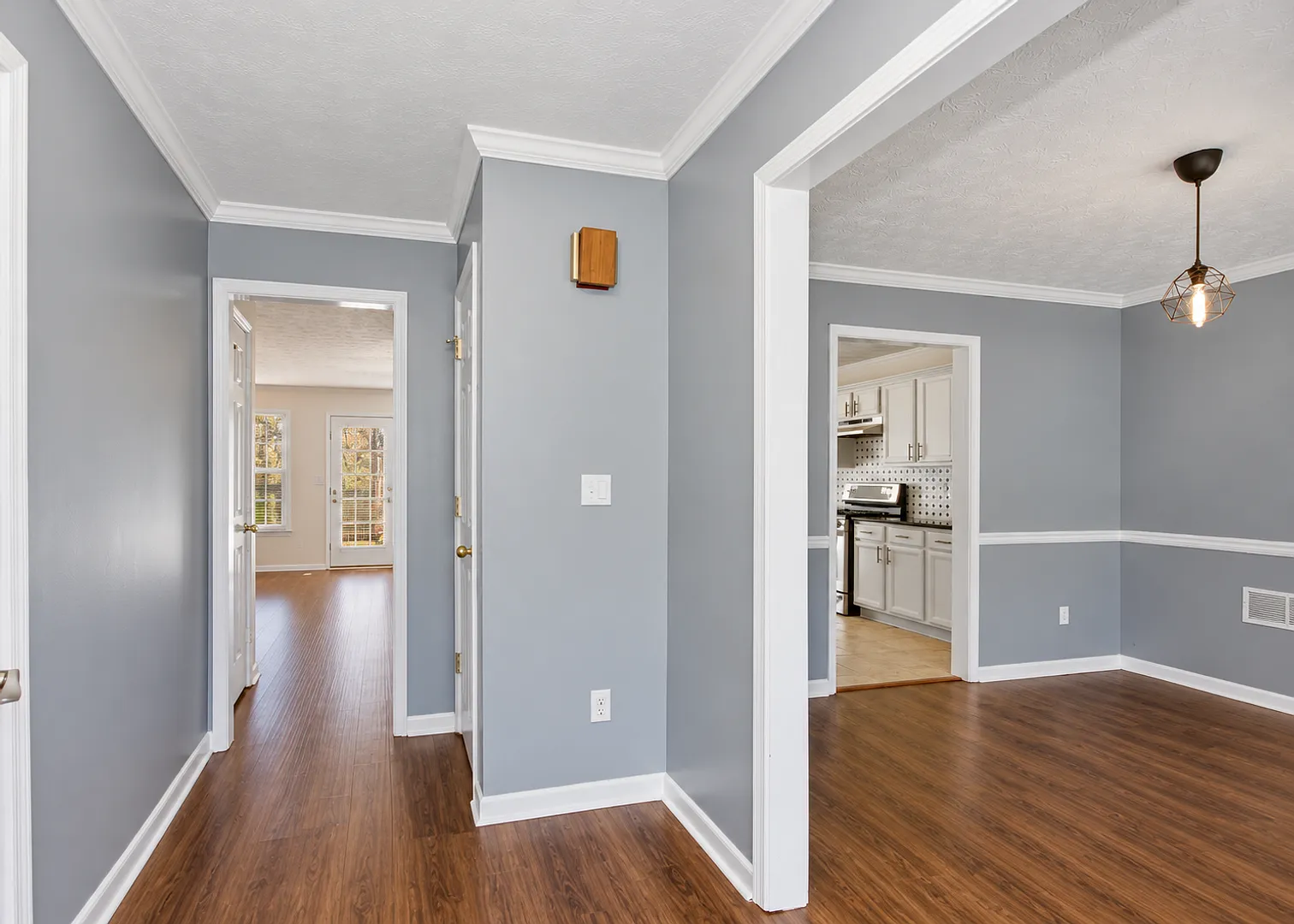 4 Bedroom 2.5 Bath house — Photo 3