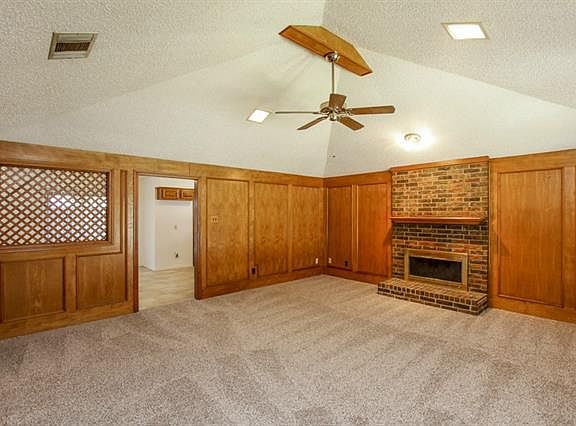 4th image of 1744 Saint James Dr