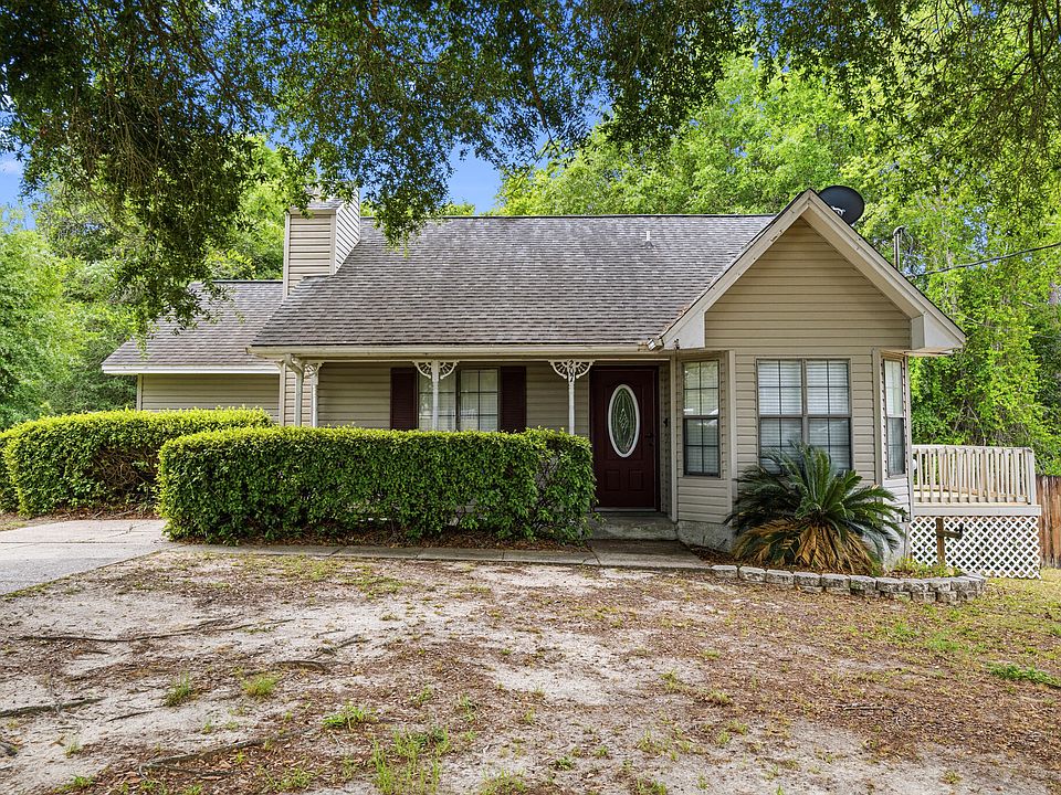1st image of 207 Pinoak Ct W