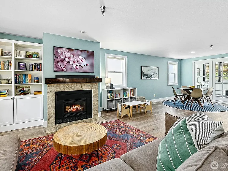 490 Madison Ave N #202 — Photo 2