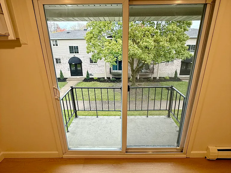 3976 Ridge Lea Rd #B — Photo 15