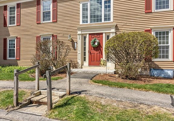 3rd image of 35 Essex Green Ln #D