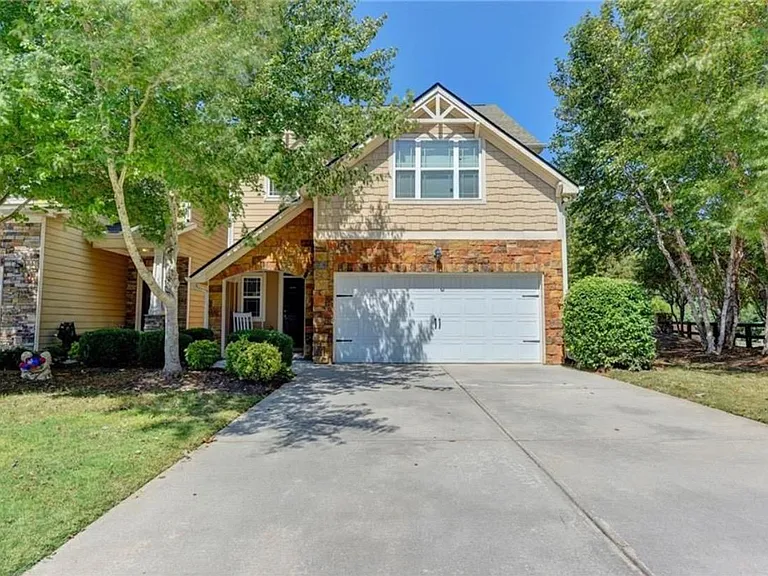 20 Oakmont Dr — Photo 2
