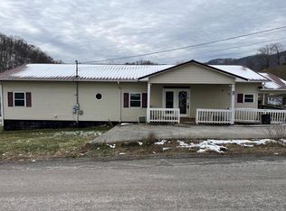 200 Don Stevens Dr, Honaker, VA 24260