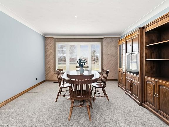 5th image of 213 McGill Rd