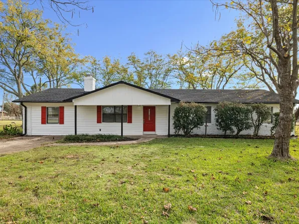 200 Shawnee Dr, Tioga, TX 76271