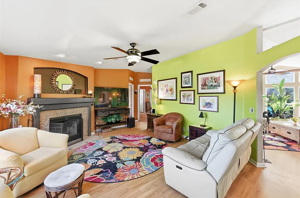 3 bed, 3.5 bath, 2592 sqft, $2,600 — Photo 4