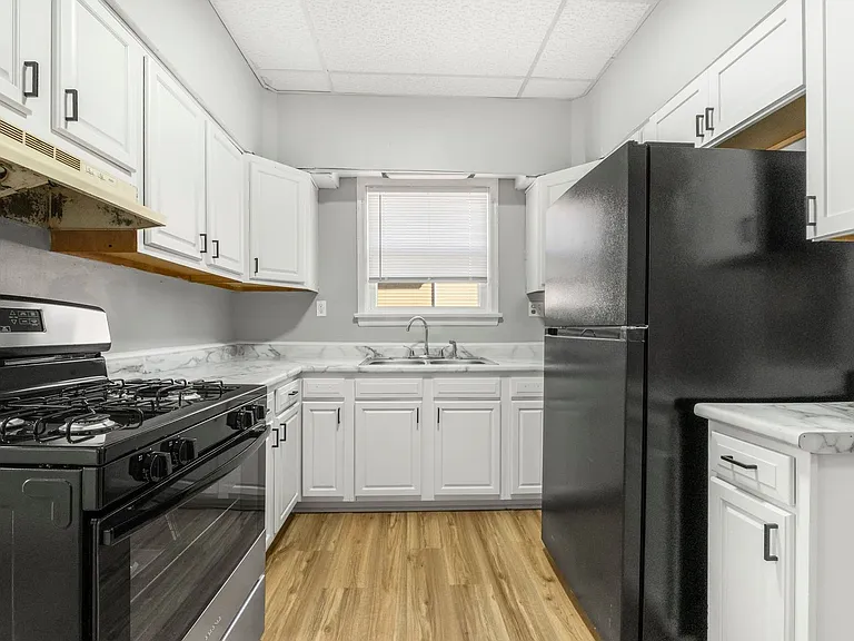 2118 Webster St — Photo 4