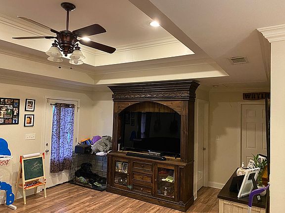 3rd image of 311 Daralyn Dr