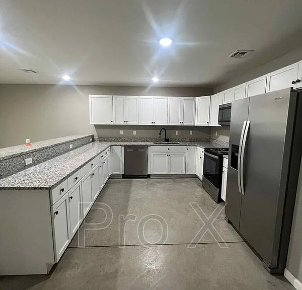 206 N Wall Ave — Photo 4
