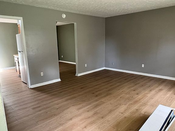 2nd image of 203 Redbud Dr