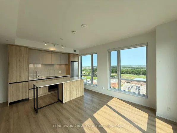 7950 Bathurst St, Vaughan, ON