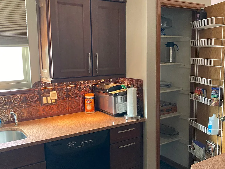 Kitchen C to right of Sink
Dimmable Under Cabinet Lighting
Dish Washer & Bread Machine
Doored Pantry