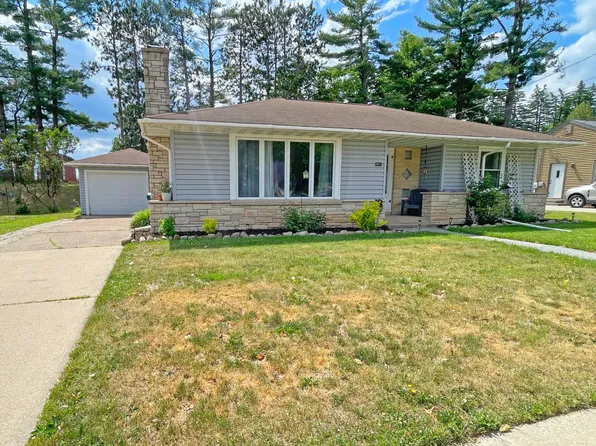 1011 N Main St, Marion, WI 54950
