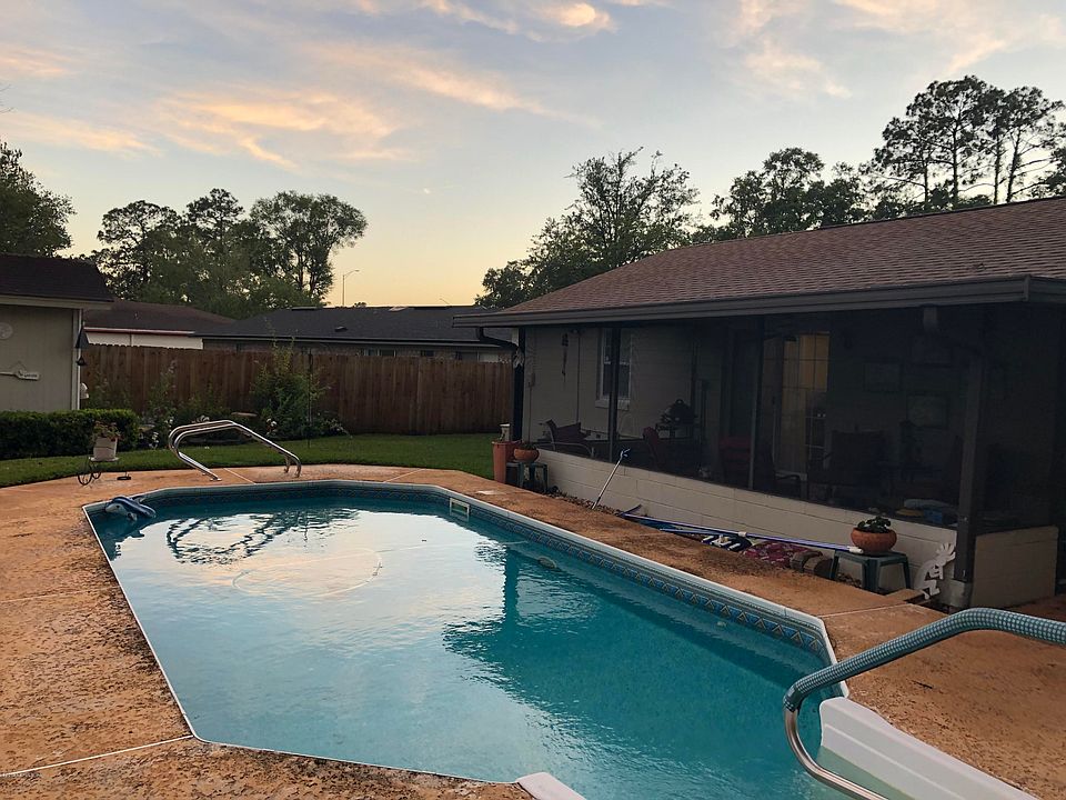 2nd image of 737 Perryman Ln W