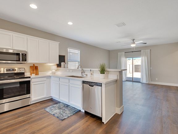 3rd image of 30385 N Oak Dr