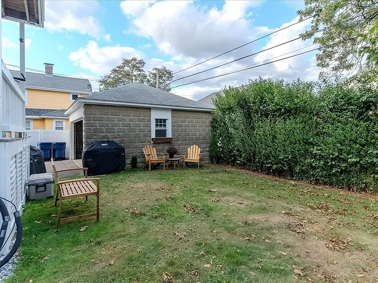 135 Russett Rd #2 — Photo 24