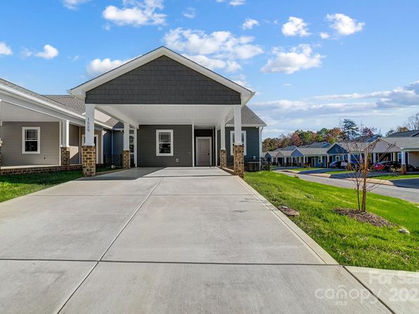 1529 28th Street Pl SE, Hickory, NC 28602