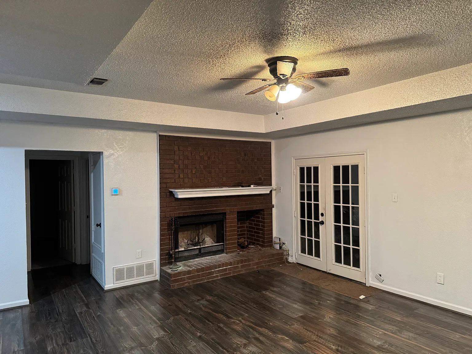 301 Birchwood Ln — Photo 2
