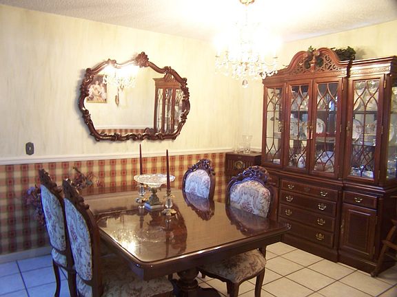 formal dining area
