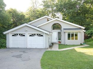 3 Waverly Pl, Valhalla, NY 10595